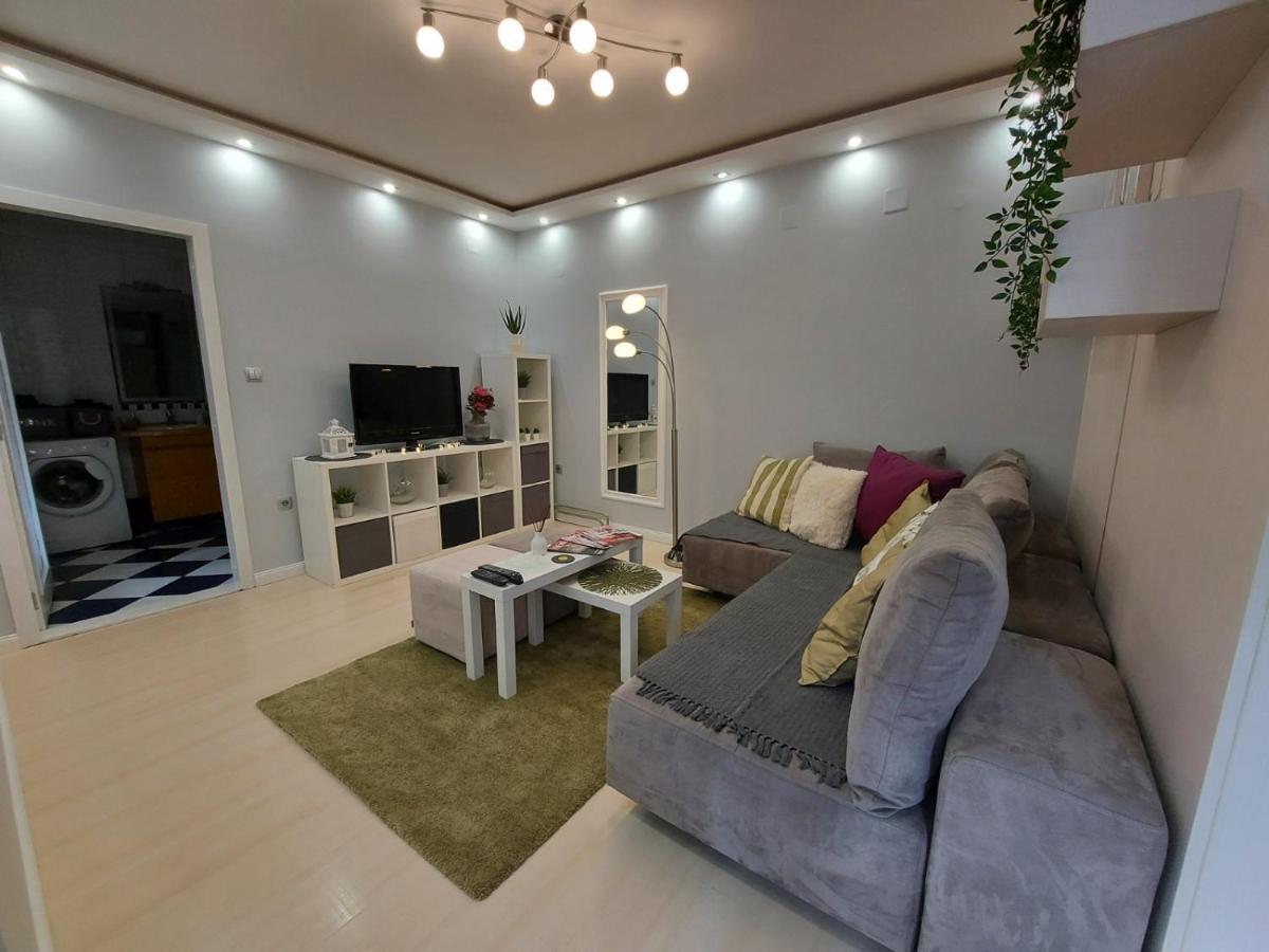 Center Danube Street Apartment Novi Sad Ngoại thất bức ảnh
