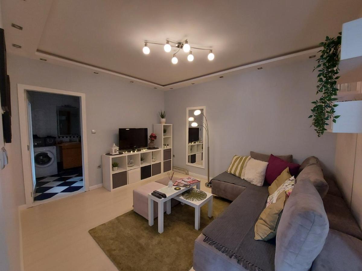 Center Danube Street Apartment Novi Sad Ngoại thất bức ảnh